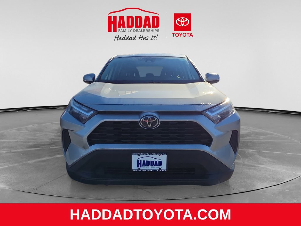 Used 2024 Toyota RAV4 LE AWD/4WD image 9