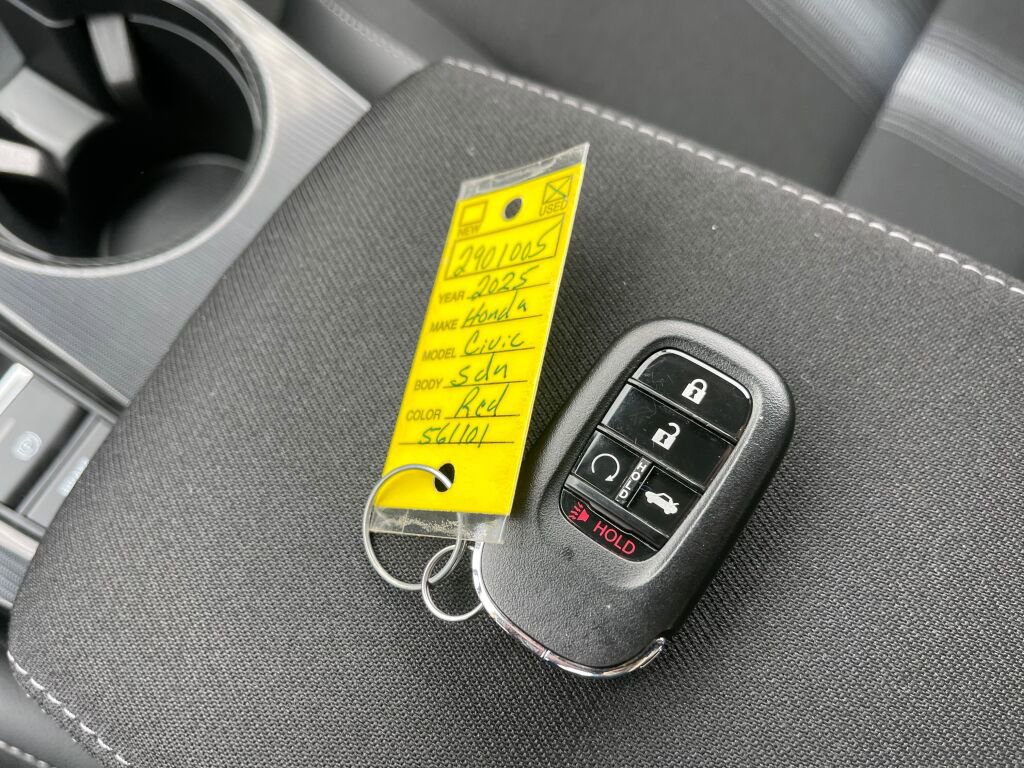 Used 2025 Honda Civic Sport image 4