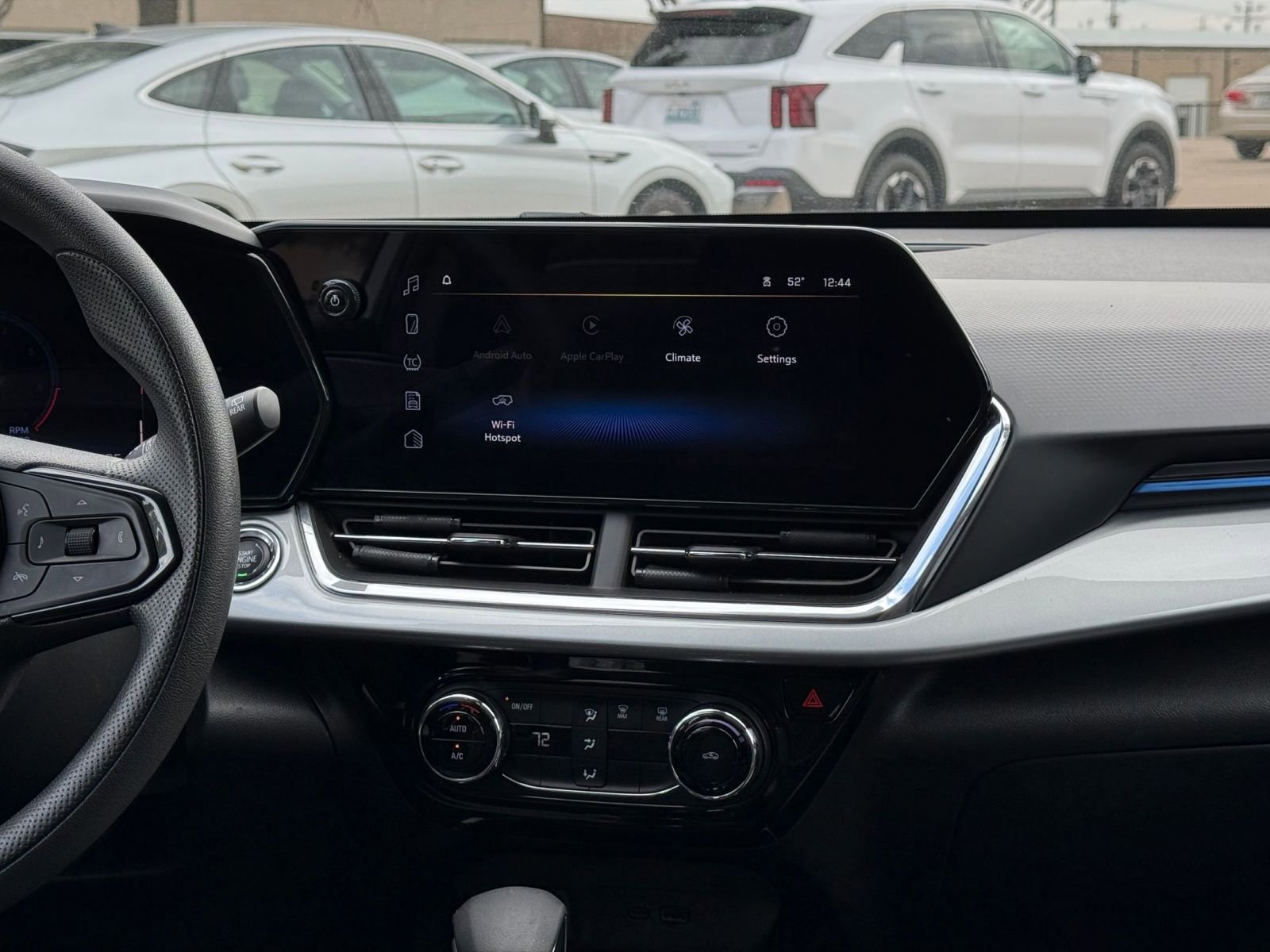 Used 2025 Chevrolet Trax LT FWD image 17