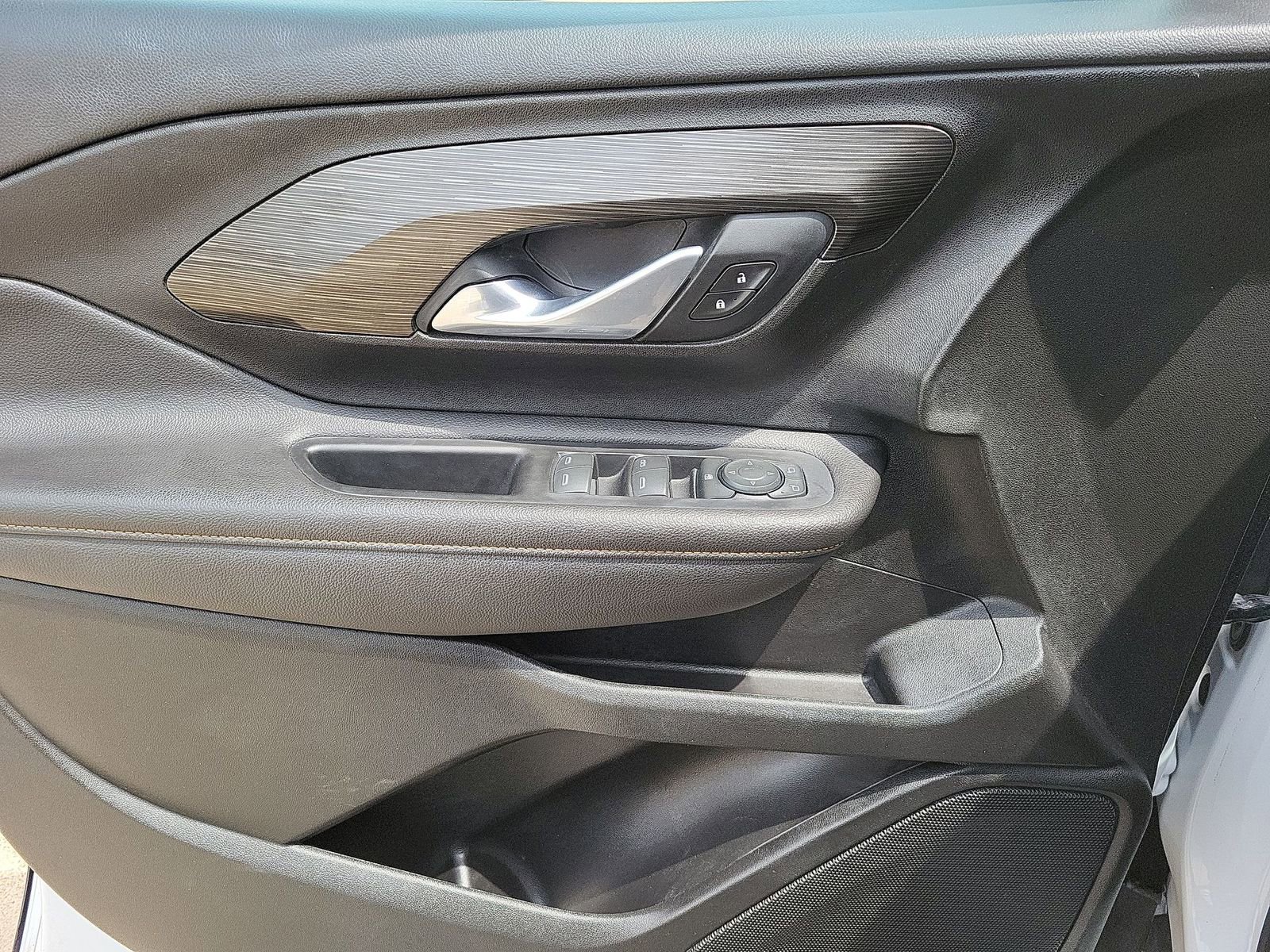 Used 2020 GMC Terrain SLT image 21