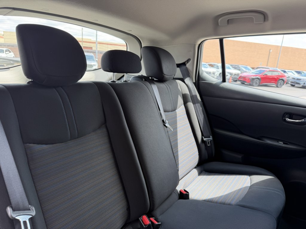 Used 2025 Nissan Leaf S FWD image 36