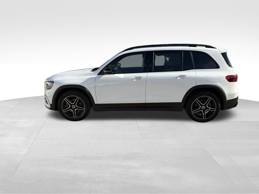 Used 2025 Mercedes-Benz GLB 250 GLB 250 image 2