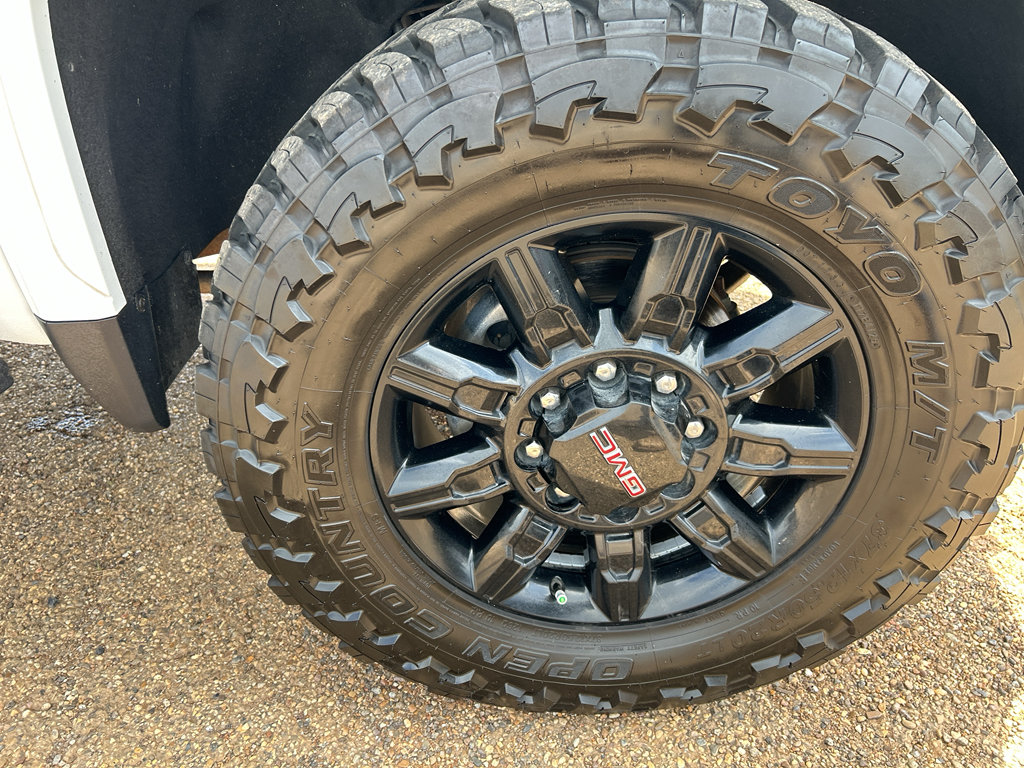 Used 2024 GMC Sierra 2500 AT4 w/ AT4 Premium Plus Package AWD/4WD image 7