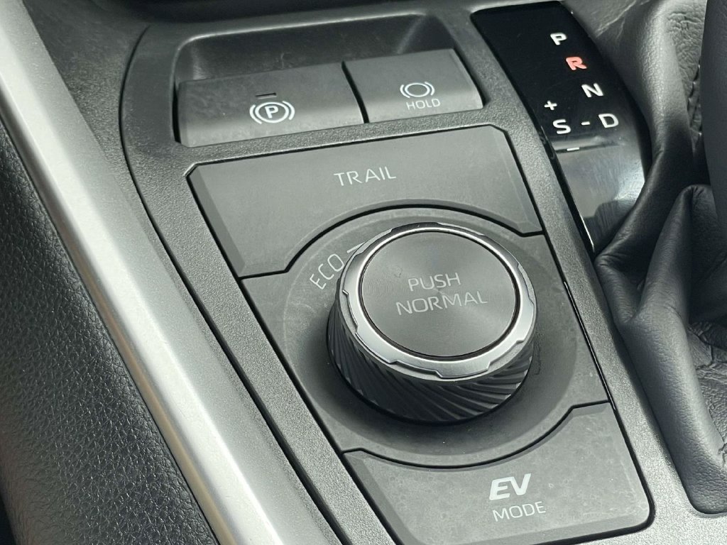 Used 2025 Toyota RAV4 XLE Premium w/ Weather Package AWD/4WD image 32