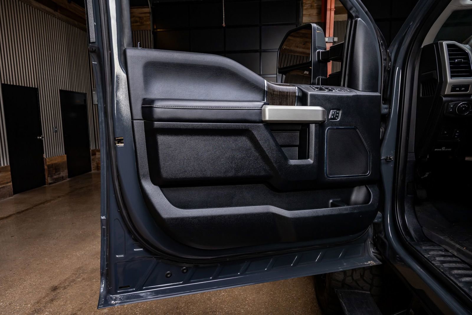 Used 2021 Ford F250 Lariat w/ Lariat Ultimate Package image 35