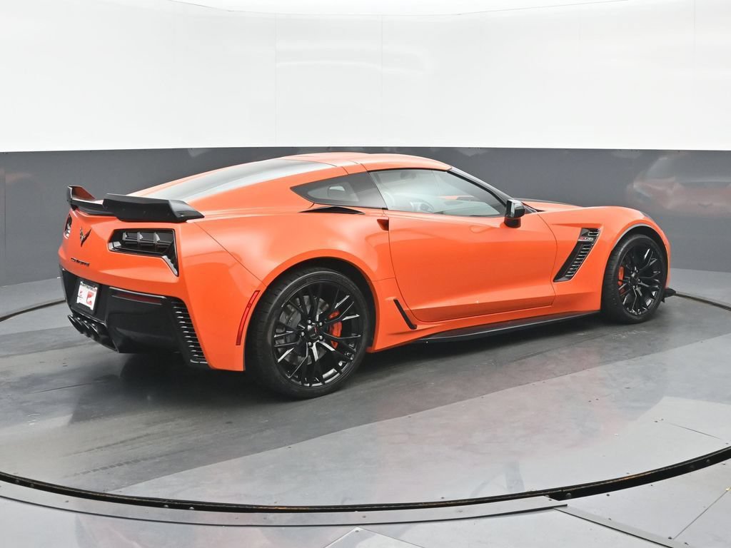 Used 2019 Chevrolet Corvette Z06 RWD image 3