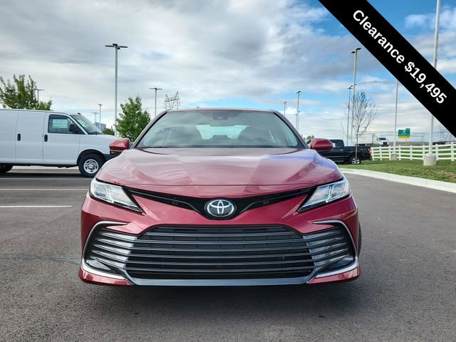 Used 2022 Toyota Camry LE image 3