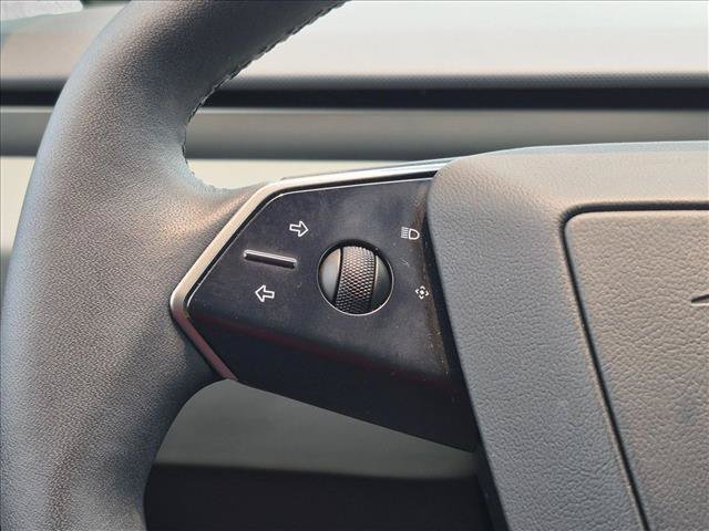 Used 2025 Tesla Cybertruck AWD Crew Cab image 14