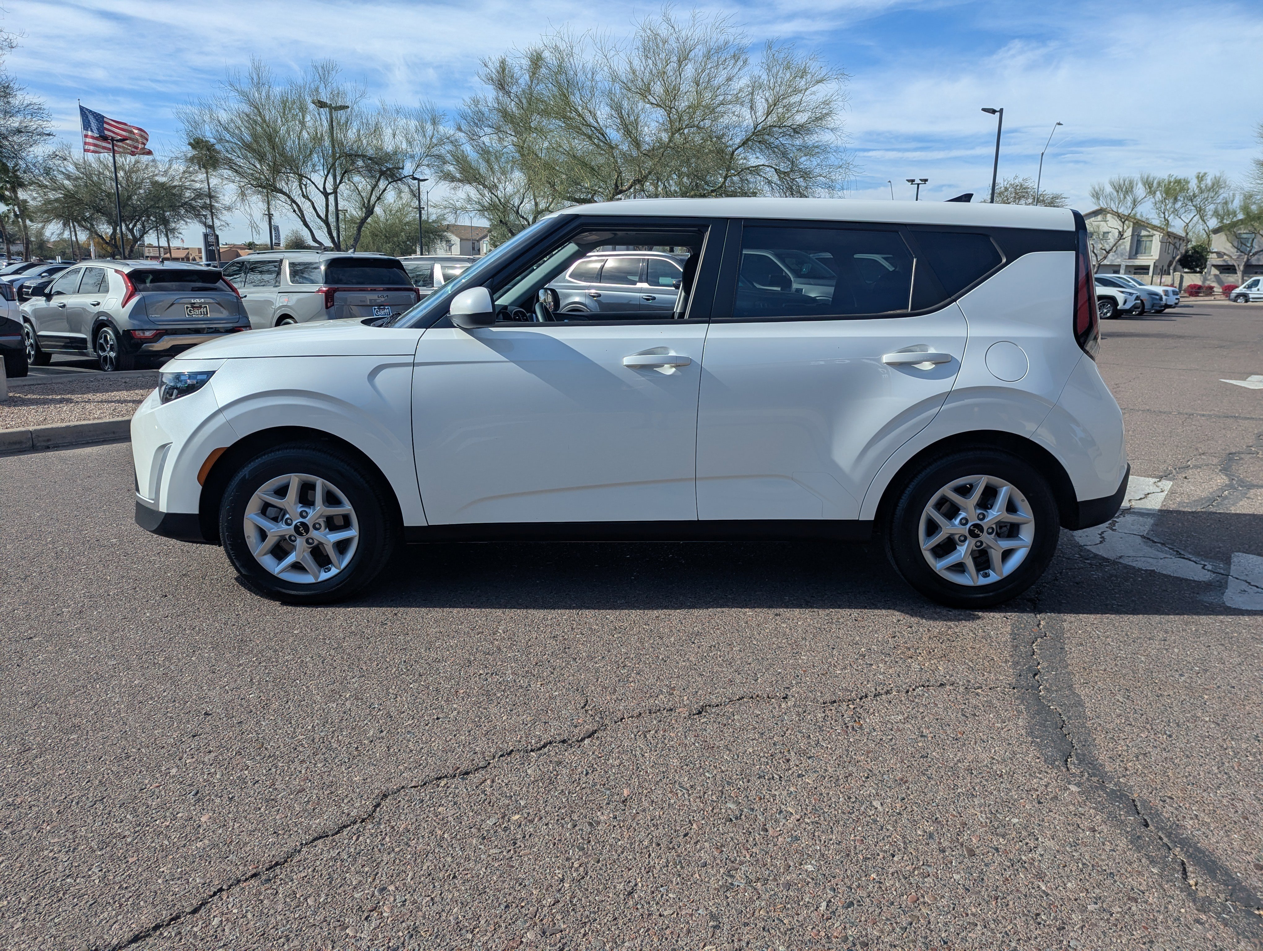 Certified 2025 Kia Soul LX image 5