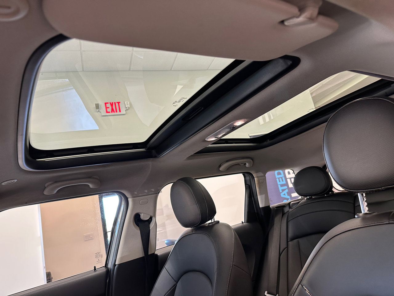 Used 2016 MINI Cooper Clubman image 19