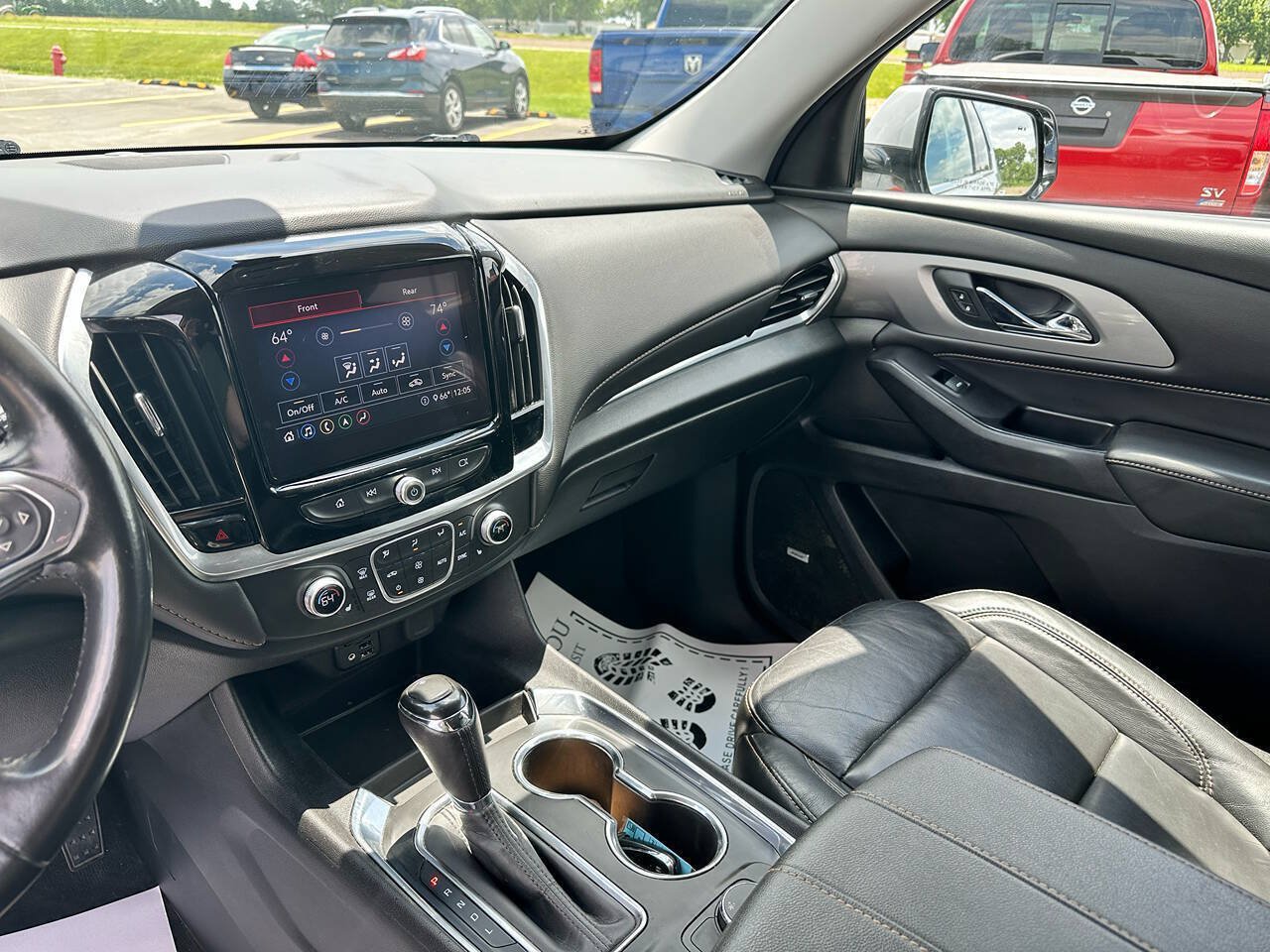 Used 2020 Chevrolet Traverse LT w/ LT Premium Package FWD image 13