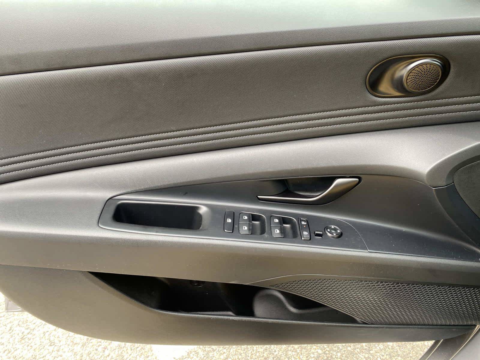 Used 2025 Hyundai Elantra Sport FWD image 18