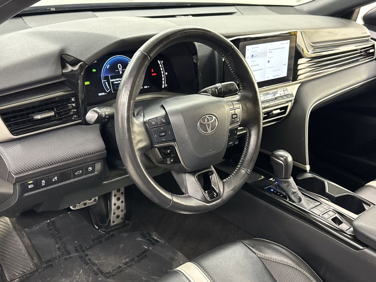 Used 2025 Toyota Camry SE w/ Convenience Package image 7