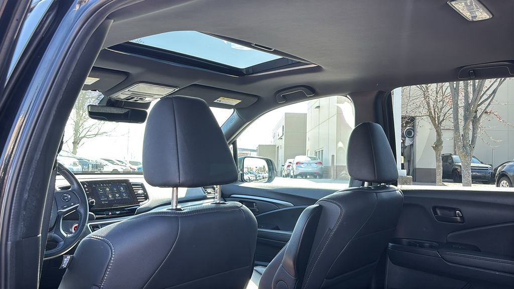 Used 2023 Honda Passport EX-L image 32
