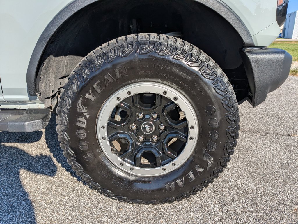 Used 2023 Ford Bronco Outer Banks w/ Sasquatch Package AWD/4WD image 16
