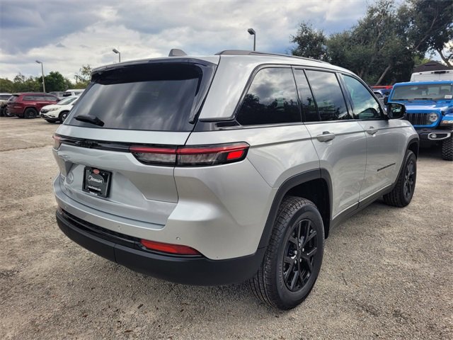 New 2025 Jeep Grand Cherokee Altitude image 13