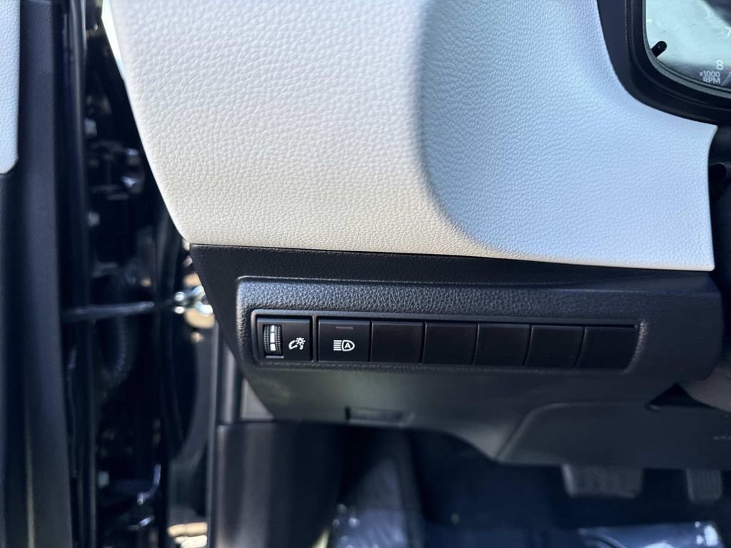 Used 2024 Toyota Corolla SE image 31