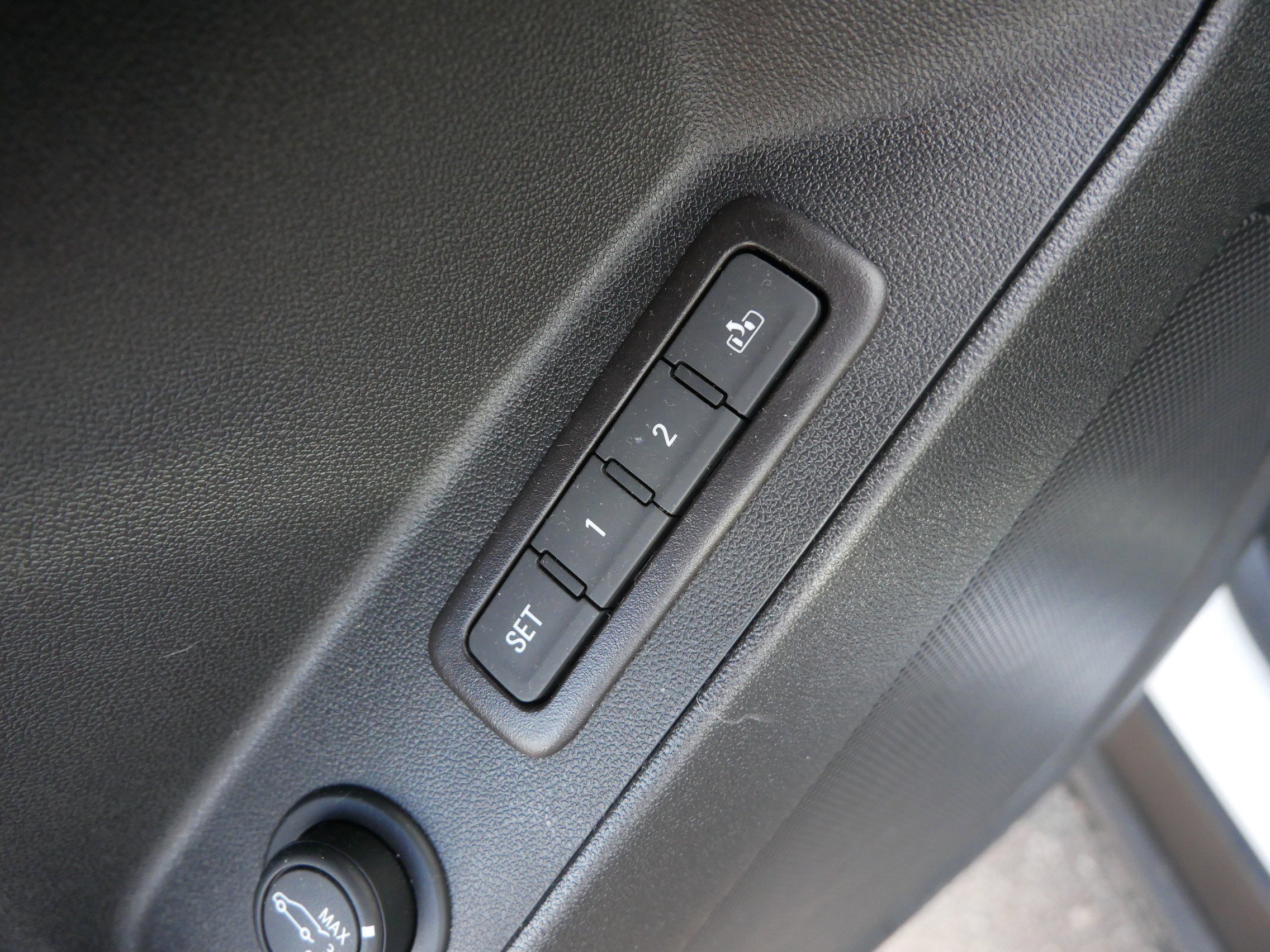 Used 2022 Chevrolet Equinox Premier image 22