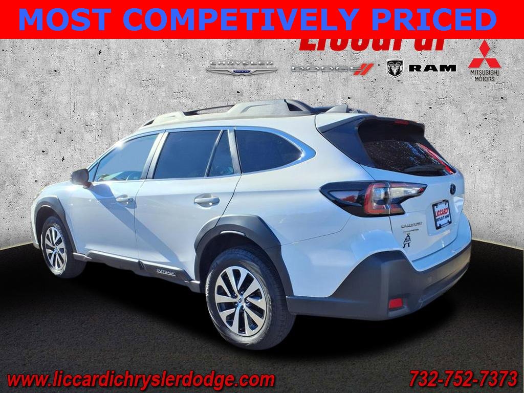 Used 2024 Subaru Outback Premium image 3
