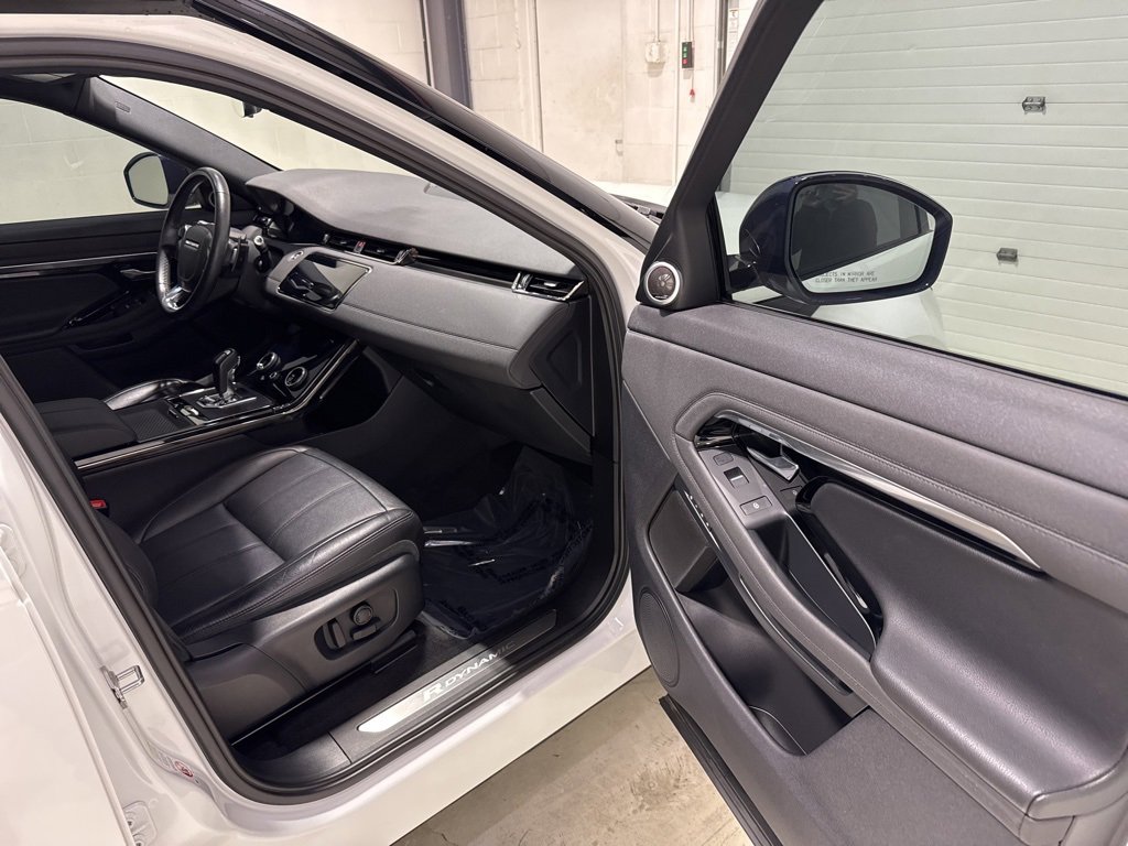 Used 2020 Land Rover Range Rover Evoque R-Dynamic SE image 31