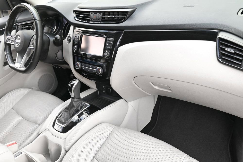 Used 2018 Nissan Rogue Sport SL image 17