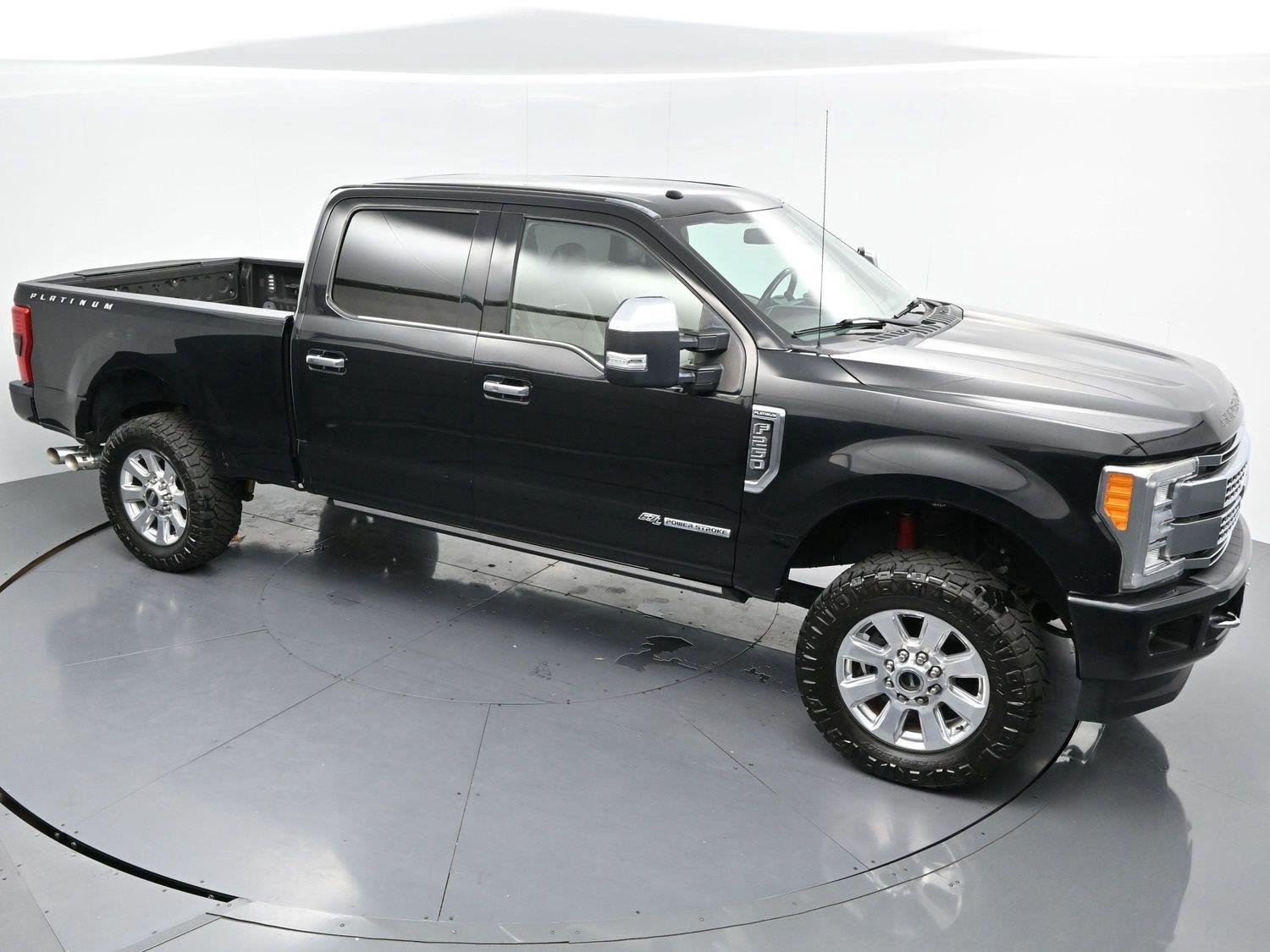 Used 2017 Ford F250 Platinum w/ Platinum Ultimate Package AWD/4WD image 41