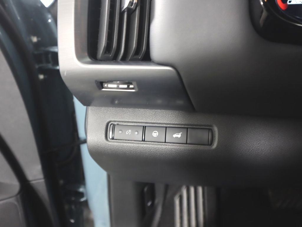 New 2026 Nissan Pathfinder SL image 19
