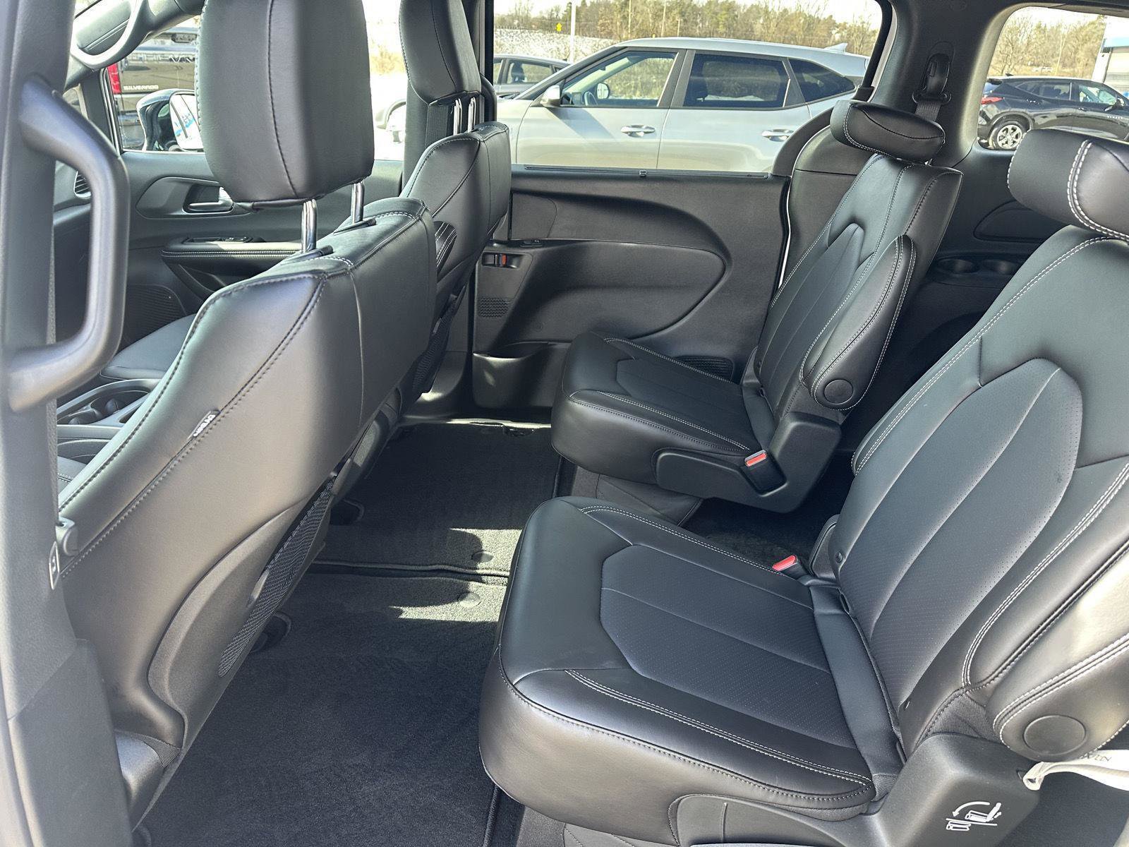 Used 2026 Chrysler Voyager LX image 14