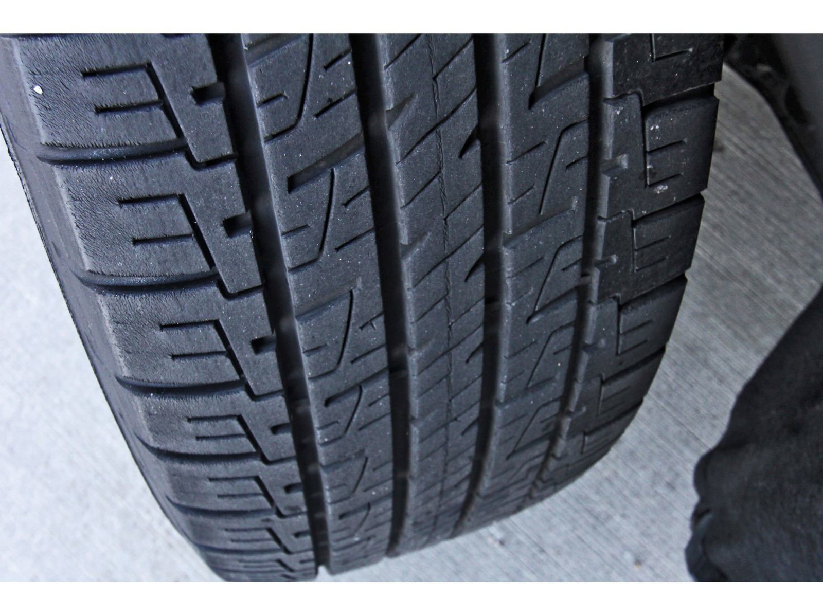 Used 2020 Ford Explorer Platinum w/ Premium Technology Package image 28