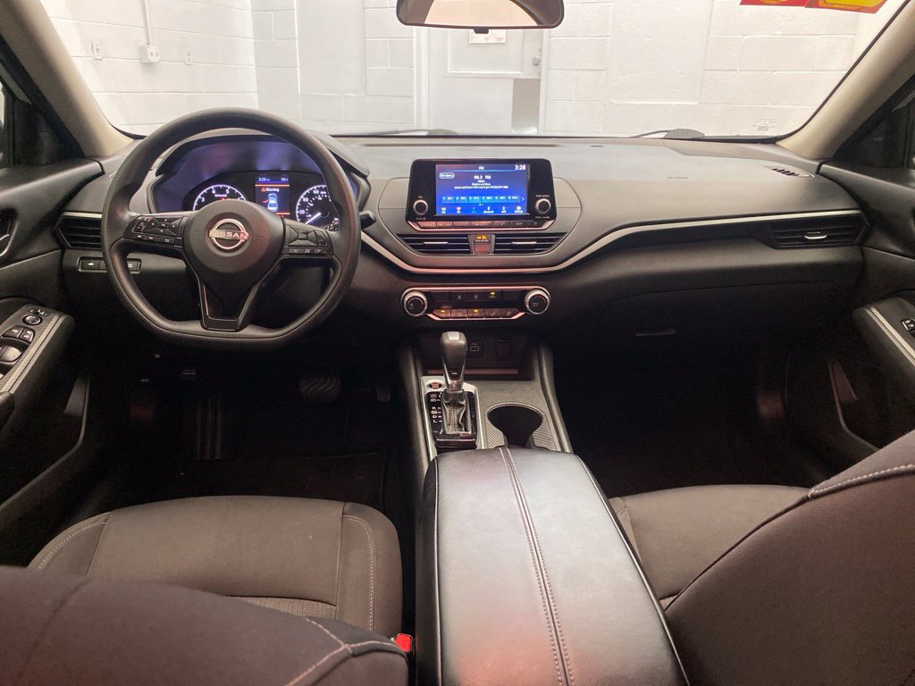 Used 2024 Nissan Altima 2.5 S FWD image 13