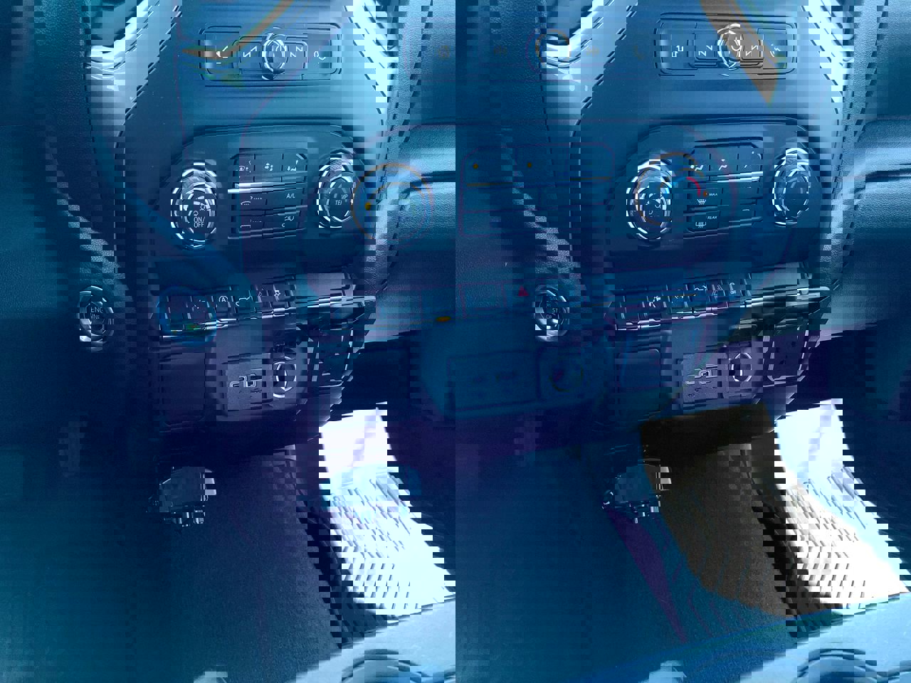 Used 2024 Chevrolet Silverado 1500 Custom image 21