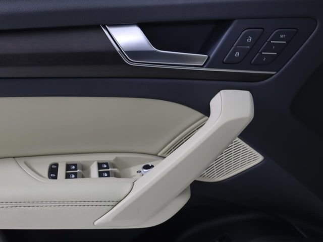 Certified 2025 Audi Q5 2.0T Premium Plus w/ Premium Plus Package image 11