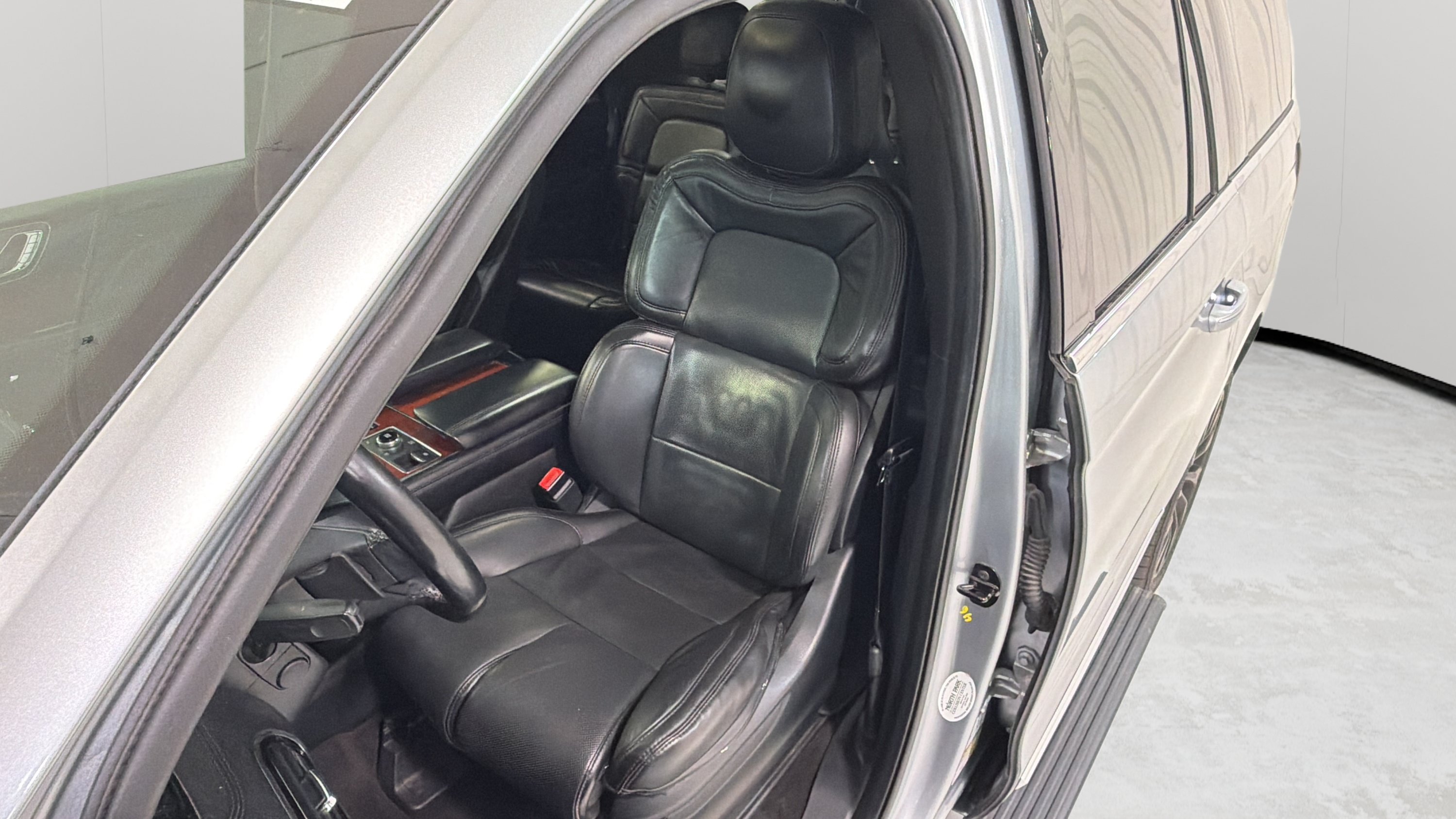 Used 2020 Lincoln Navigator L Reserve RWD image 9