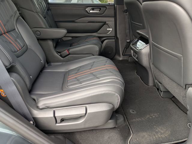 New 2026 Nissan Armada PRO-4X w/ Captain's Chari Seat Package image 32