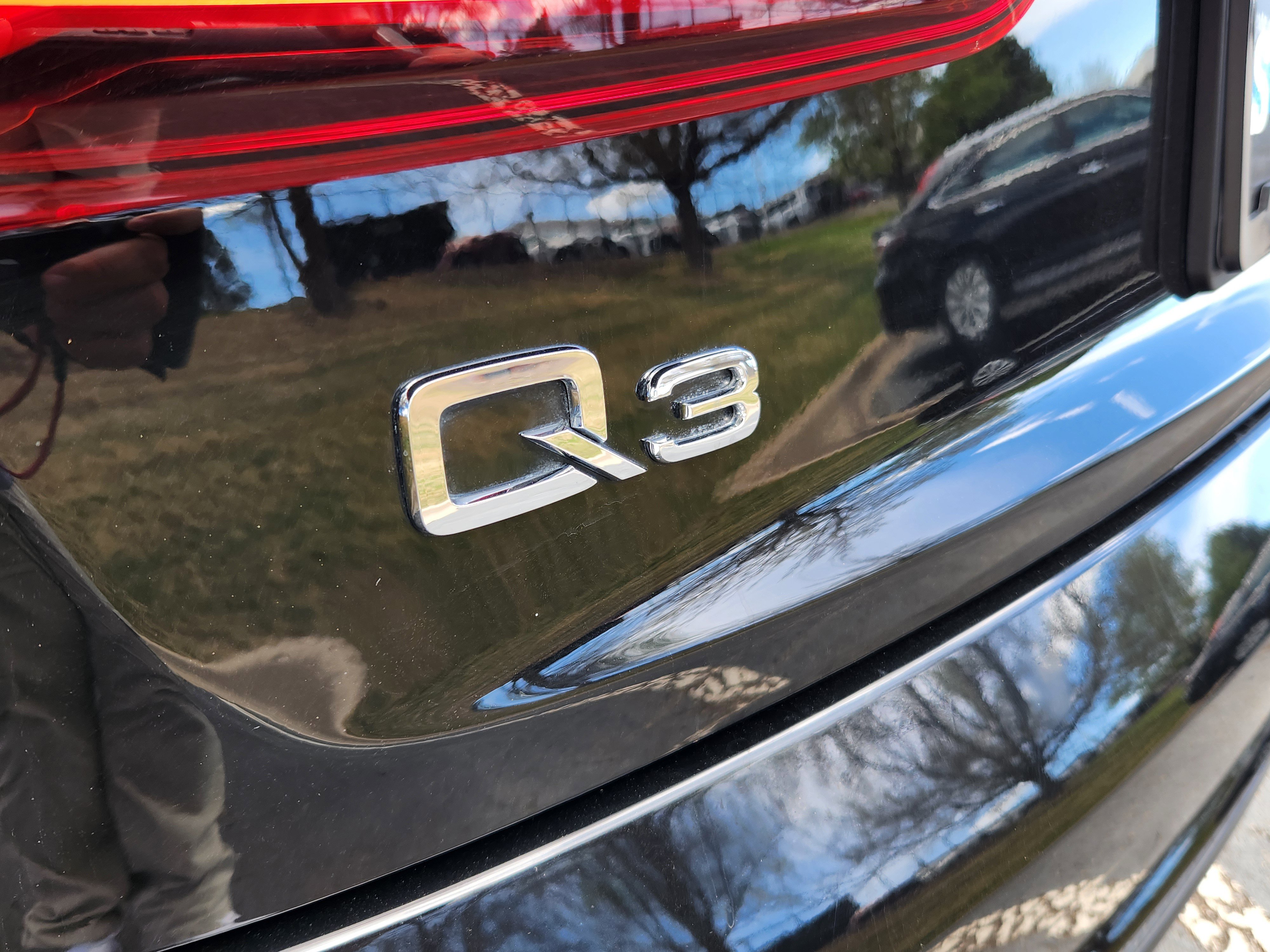 Used 2018 Audi Q3 2.0T Premium Plus w/ S Line Competition Package image 19