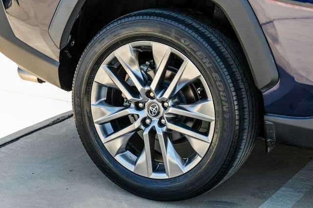 Used 2020 Toyota RAV4 XLE Premium AWD/4WD image 67