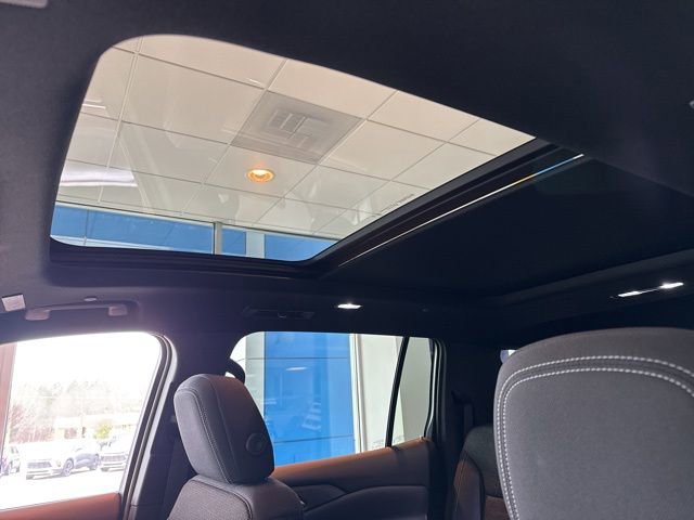 New 2026 Chevrolet Traverse LT w/ Sun and Wheel Package image 11