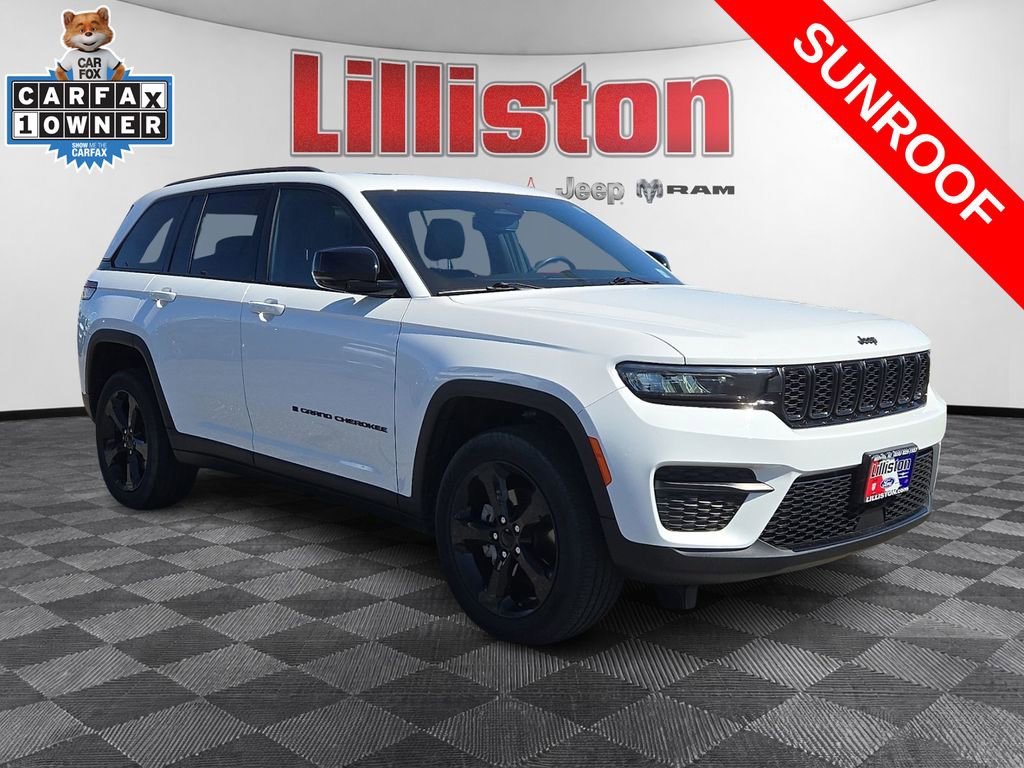 Used 2023 Jeep Grand Cherokee Altitude AWD/4WD image 3