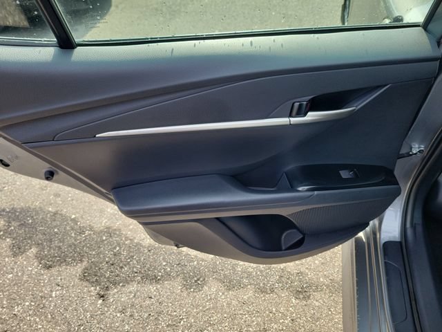 Used 2025 Toyota Camry SE FWD image 9