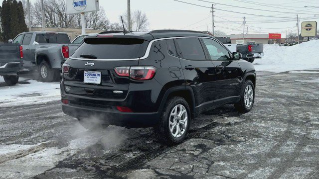 Used 2025 Jeep Compass Latitude w/ Convenience Group image 8