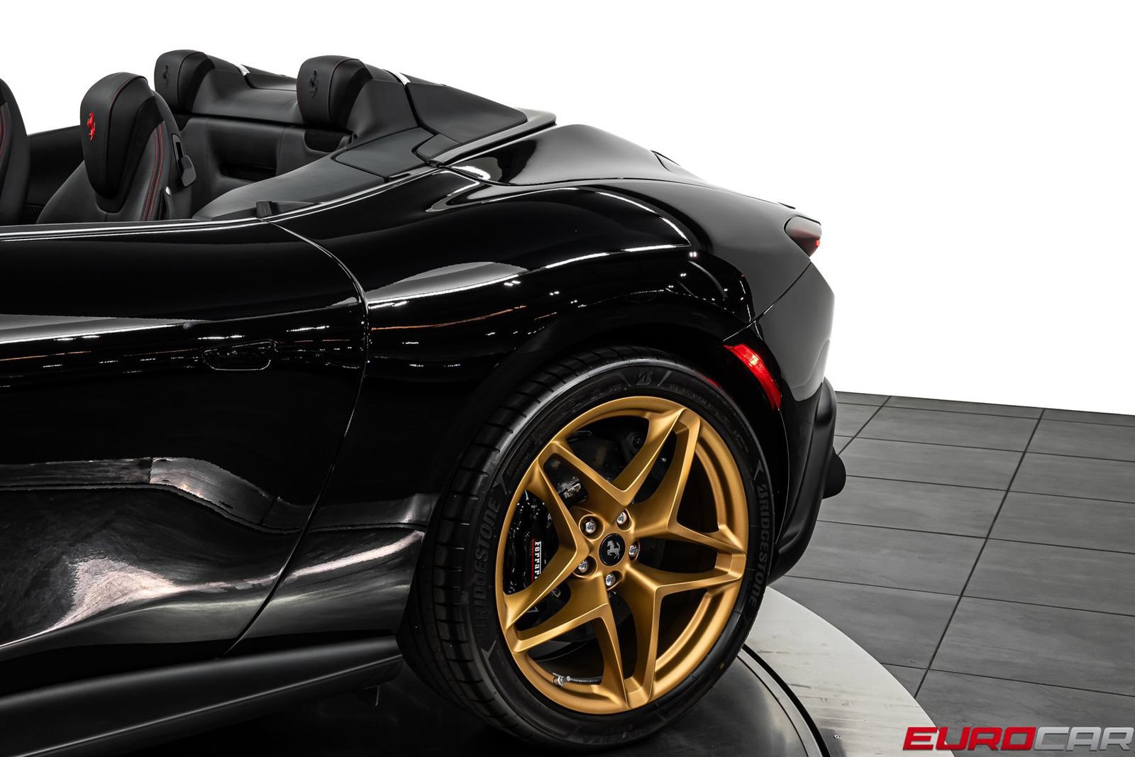 Used 2026 Ferrari Roma Spider RWD image 17