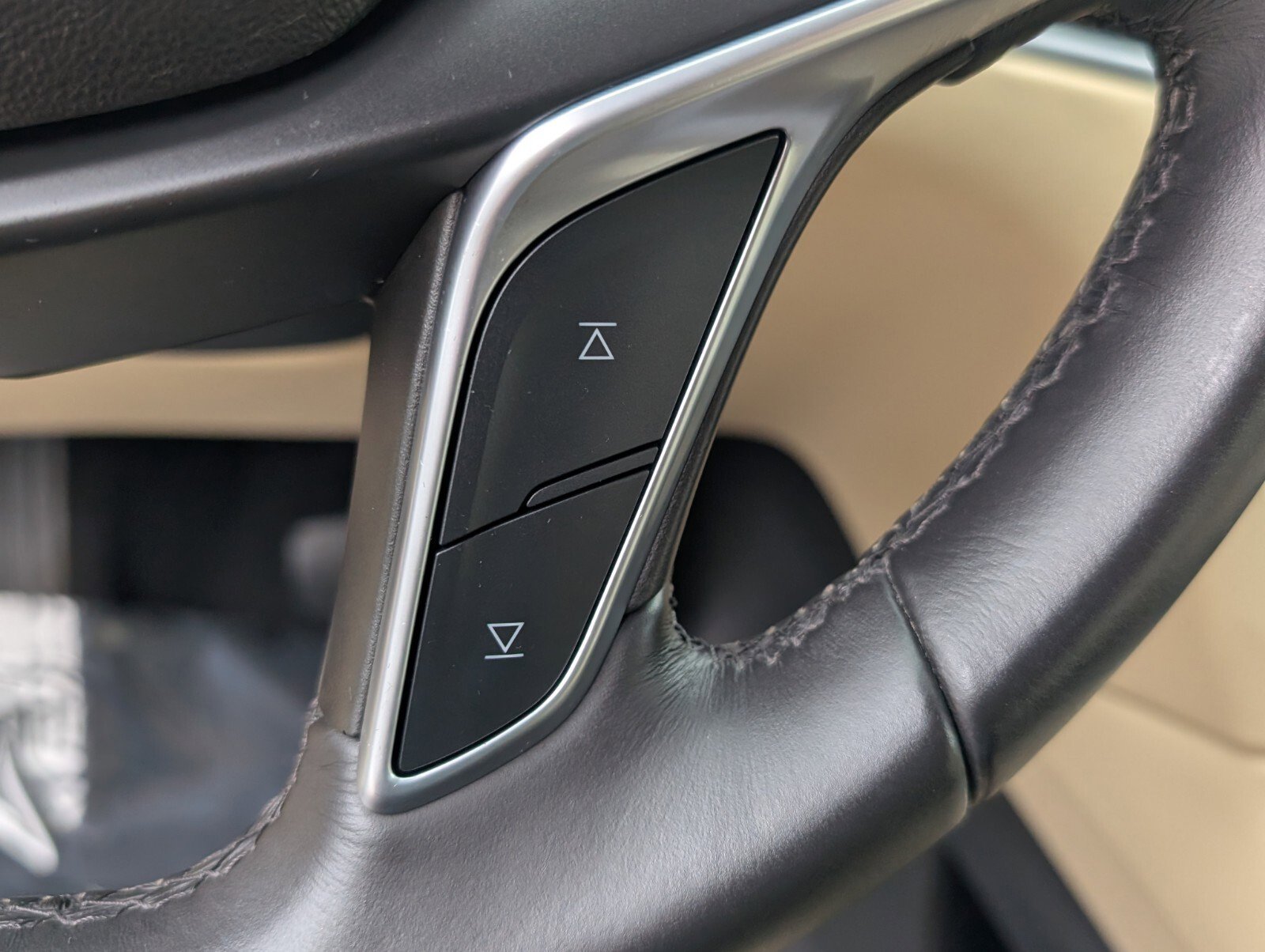 Used 2018 Cadillac XT5 FWD w/ LPO, Wheel Lock Package image 36