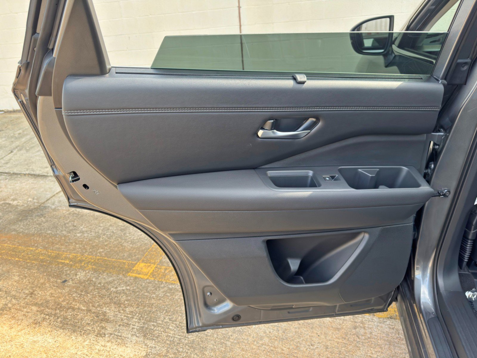 Used 2025 Nissan Pathfinder Platinum AWD/4WD image 46