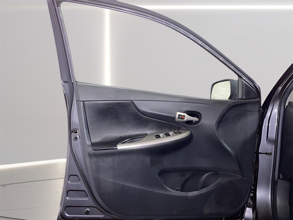 Used 2012 Toyota Corolla S image 9