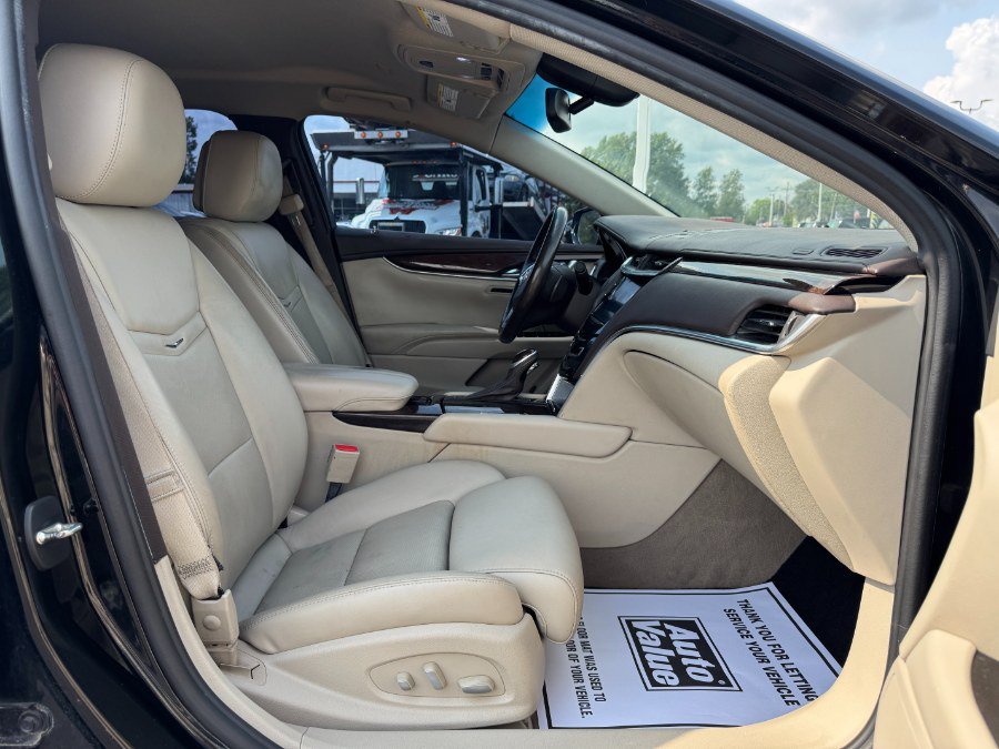 Used 2013 Cadillac XTS Luxury FWD image 18