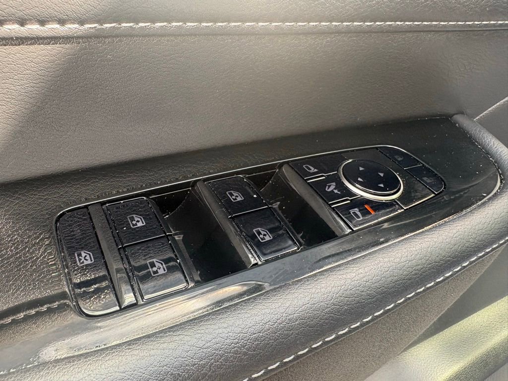 Used 2025 INFINITI QX80 Sensory image 23