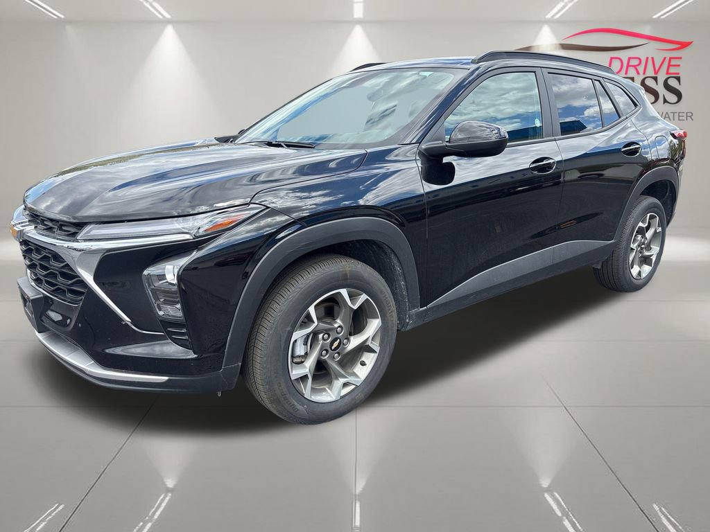 Certified 2025 Chevrolet Trax LT w/ LT Convenience Package FWD image 4