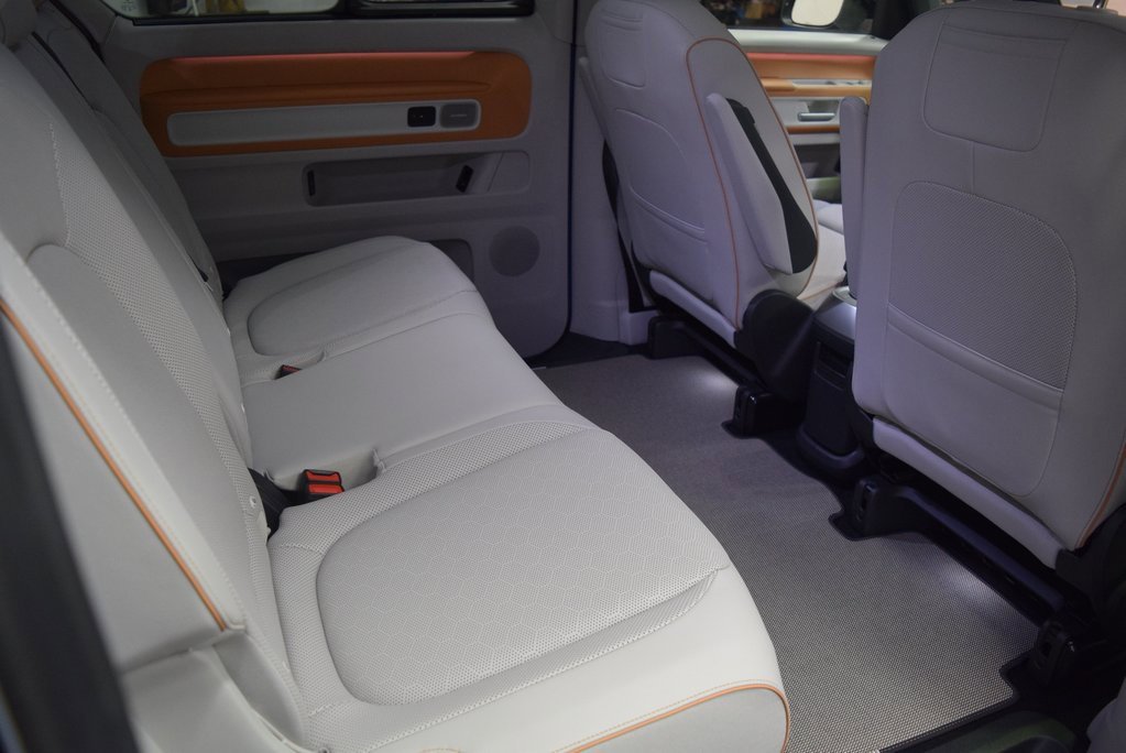 New 2025 Volkswagen ID. Buzz Pro S Plus image 8