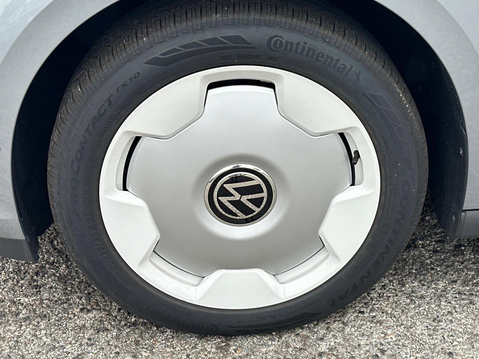 New 2025 Volkswagen ID. Buzz 1st Edition image 19