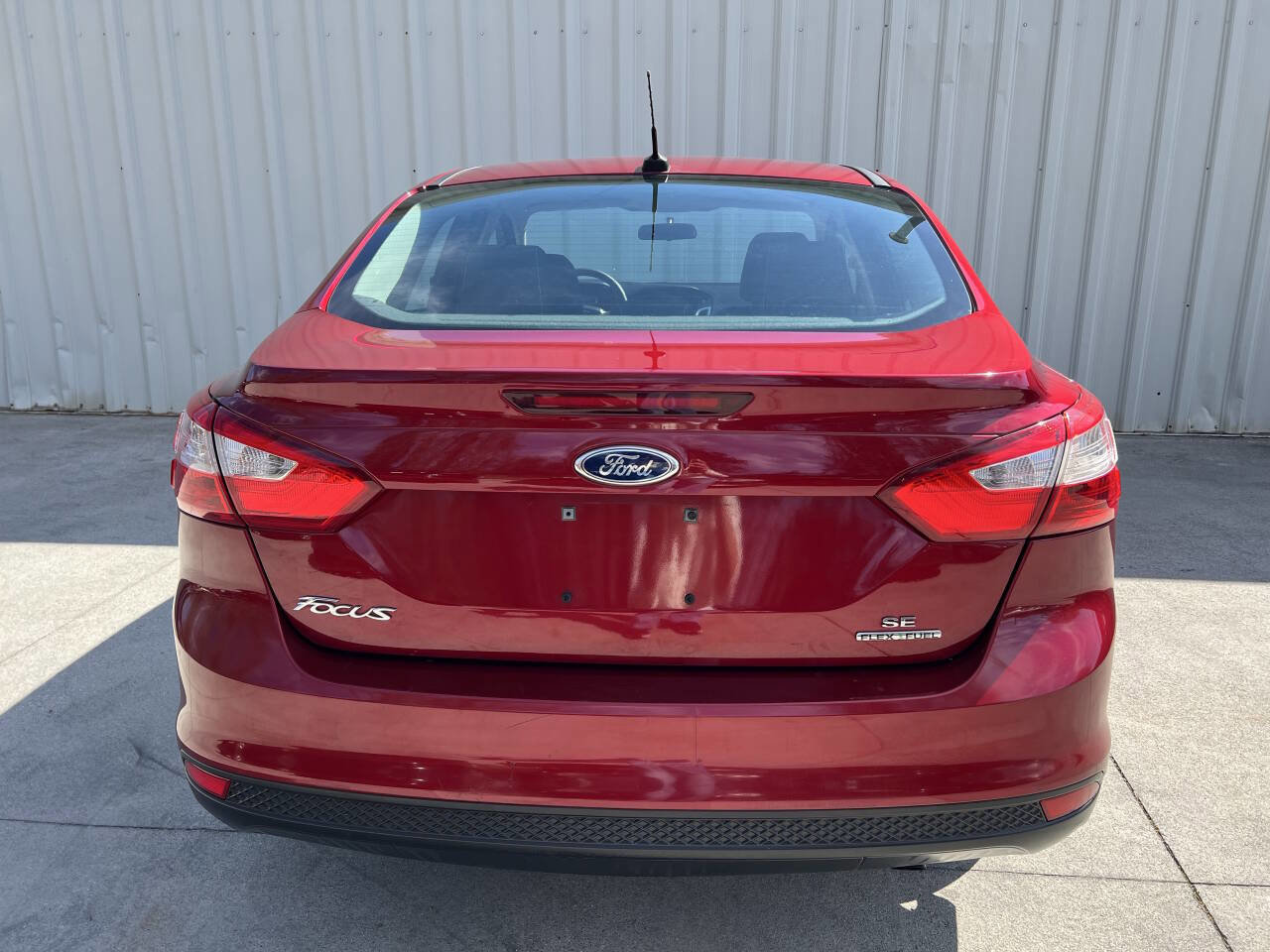 Used 2014 Ford Focus SE w/ SE Winter Package FWD image 4